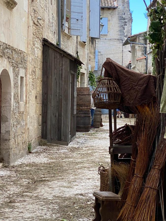 Rue Du Chateau Tarascon Luaran gambar